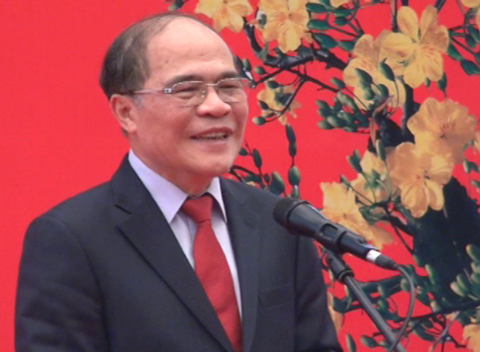 Нгуен Шинь Хунг поздравил депутатов парламента с наступающим Тэтом